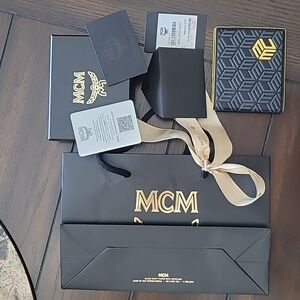 MCM bi-fold wallet All-inclusive NWT